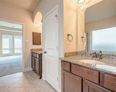 12604 Floral Park Lane - Photo Thumbnail 36