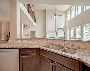 12604 Floral Park Lane - Photo Thumbnail 18