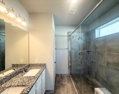 24423 Tesino River Circle - Photo Thumbnail 10