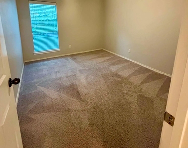 5607 Wagon Wheel Lane - Photo Thumbnail 21