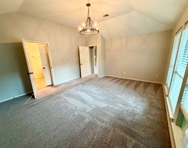 5607 Wagon Wheel Lane - Photo Thumbnail 11