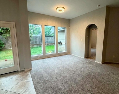 5607 Wagon Wheel Lane - Photo Thumbnail 10
