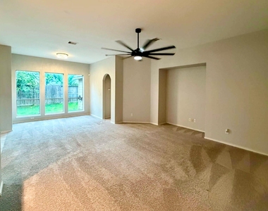 5607 Wagon Wheel Lane - Photo Thumbnail 8
