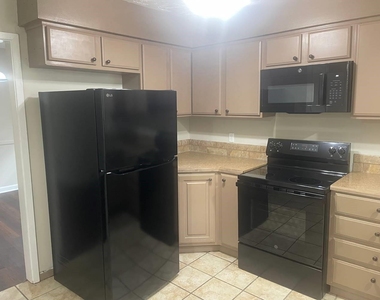 23414 Lestergate Drive - Photo Thumbnail 4