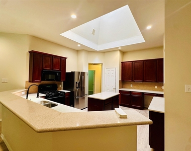 4919 Bonny Loch Lane - Photo Thumbnail 10