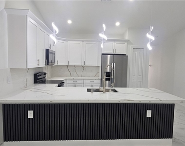 4927 Leonard Boulevard S - Photo Thumbnail 2