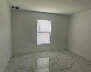 4927 Leonard Boulevard S - Photo Thumbnail 8