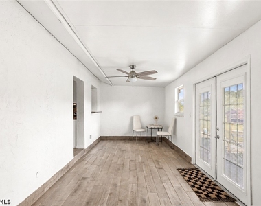 17370 W Carnegie Circle - Photo Thumbnail 9