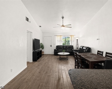 17370 W Carnegie Circle - Photo Thumbnail 2