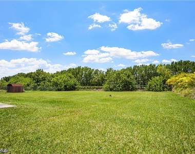 17370 W Carnegie Circle - Photo Thumbnail 12