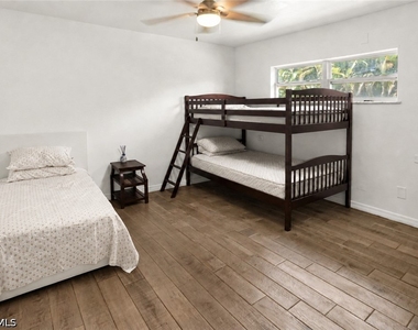 17370 W Carnegie Circle - Photo Thumbnail 6