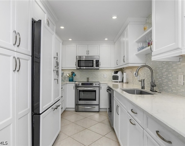 4005 Gulf Shore Boulevard N - Photo Thumbnail 10