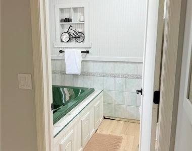 337 Emerald Bay Circle - Photo Thumbnail 17