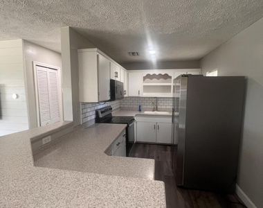 3331 Kentucky Street - Photo Thumbnail 9