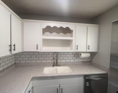 3331 Kentucky Street - Photo Thumbnail 7