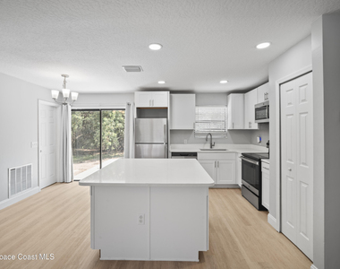 1328 Union Street Se - Photo Thumbnail 7