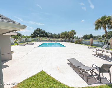 7033 Hammock Trace Drive - Photo Thumbnail 2