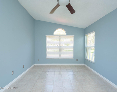 7033 Hammock Trace Drive - Photo Thumbnail 16
