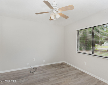 2620 Redwood Avenue - Photo Thumbnail 7
