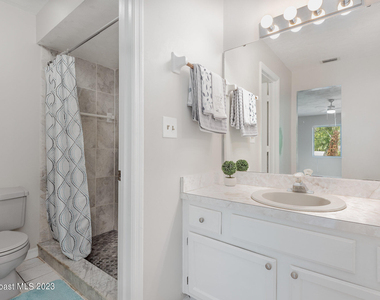 2620 Redwood Avenue - Photo Thumbnail 5