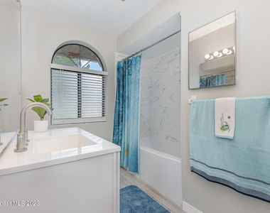 2620 Redwood Avenue - Photo Thumbnail 8