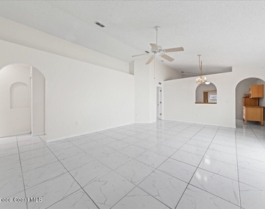 2165 Redwood Circle Ne - Photo Thumbnail 1