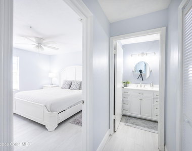 7667 N Wickham Road - Photo Thumbnail 12