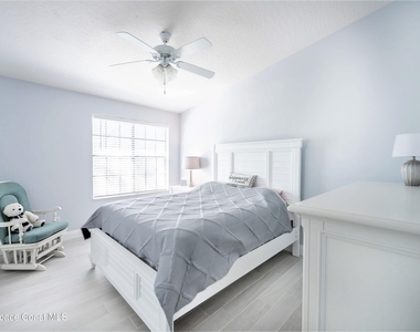 7667 N Wickham Road - Photo Thumbnail 6