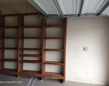 490 Bismarck Way - Photo Thumbnail 27