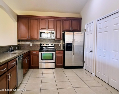 490 Bismarck Way - Photo Thumbnail 5