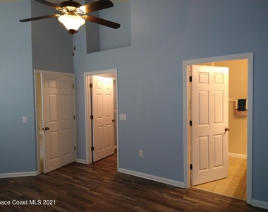 490 Bismarck Way - Photo Thumbnail 16