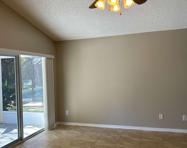 1281 Rock Springs Drive - Photo Thumbnail 12