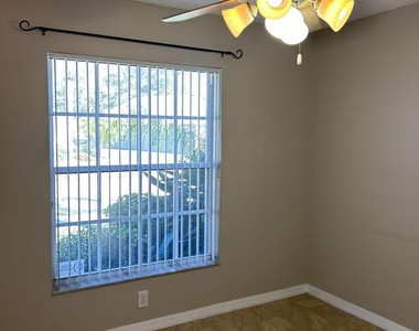 1281 Rock Springs Drive - Photo Thumbnail 2