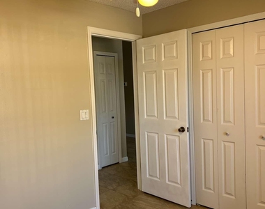 1281 Rock Springs Drive - Photo Thumbnail 3