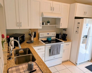 1083 Snead Avenue - Photo Thumbnail 5