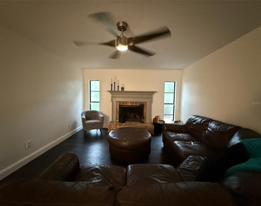 8004 Beltrees Court - Photo Thumbnail 4