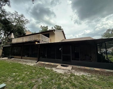 8004 Beltrees Court - Photo Thumbnail 16