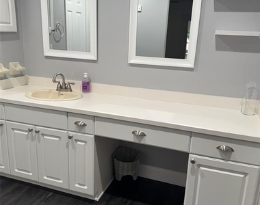 8004 Beltrees Court - Photo Thumbnail 12