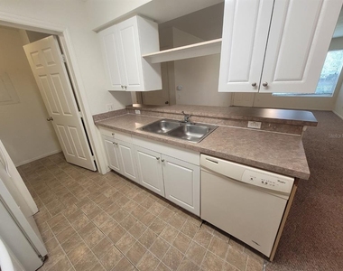 36027 Deer Creek Drive - Photo Thumbnail 7
