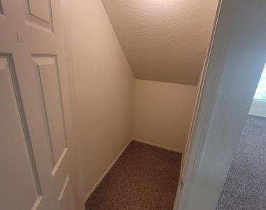36027 Deer Creek Drive - Photo Thumbnail 12