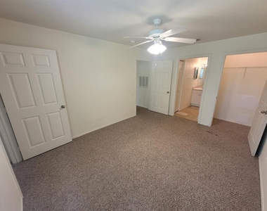 36027 Deer Creek Drive - Photo Thumbnail 15