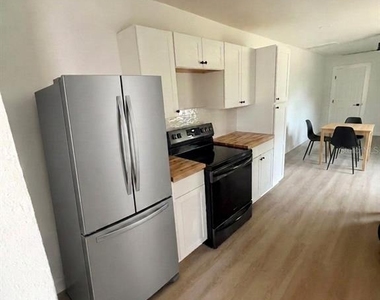 1543 43rd Street S - Photo Thumbnail 4