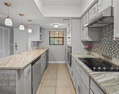 1750 Belleair Forest Drive - Photo Thumbnail 7
