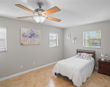 1750 Belleair Forest Drive - Photo Thumbnail 11