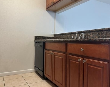 5440 S Macdill Avenue - Photo Thumbnail 6