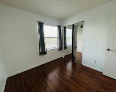 4045 Atrium Drive - Photo Thumbnail 16