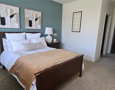 480 Boardwalk Avenue - Photo Thumbnail 12