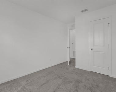 2424 Bevel Lane - Photo Thumbnail 11