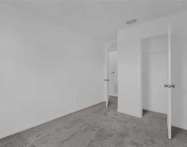 2424 Bevel Lane - Photo Thumbnail 12