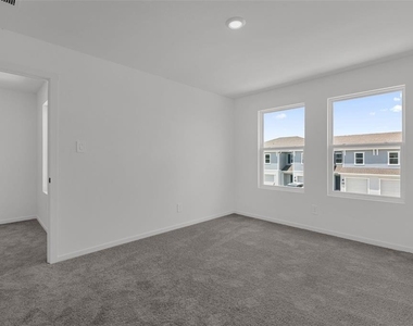 2424 Bevel Lane - Photo Thumbnail 18